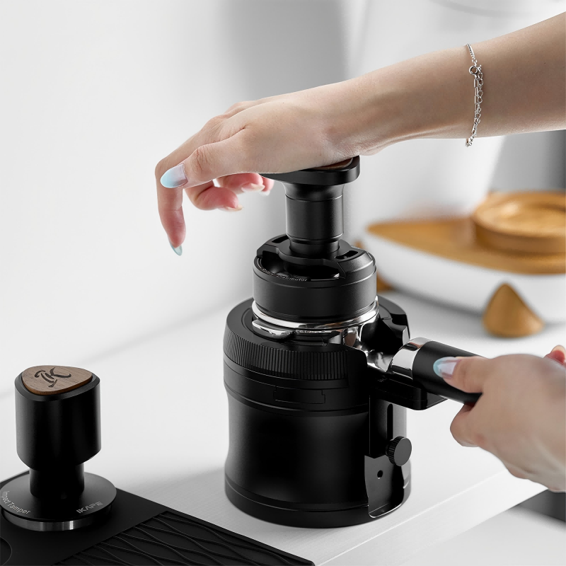 Coffee Shop Equipment - IKAPE 올인원 커피 디스트리뷰터 및 탬퍼-유니프레스